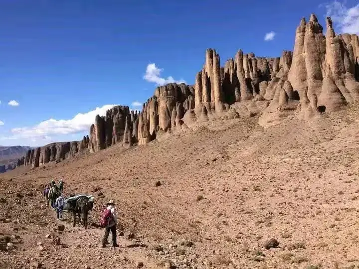 Mule trekking Bab n Ali