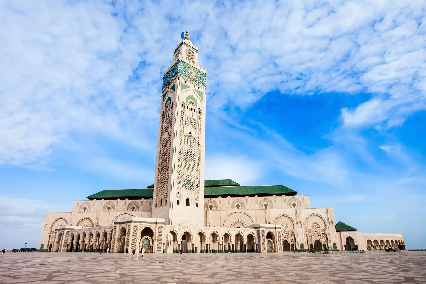 Hassan II Mosque Casablanca overlooking the Atlantic Ocean and Moroccan architecture